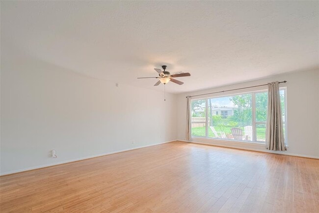 Building Photo - 5115 Kingfisher Dr