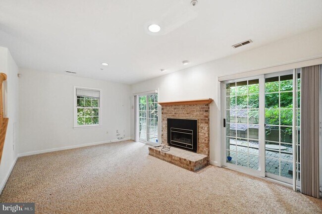 Building Photo - 6030 Kelsey Ct