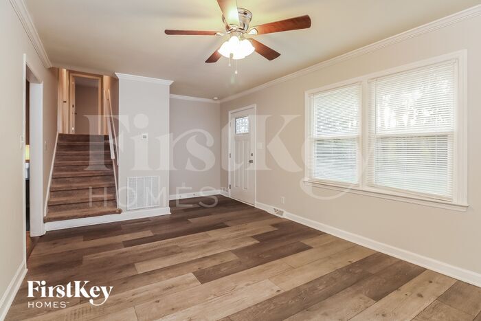 Building Photo - 517 S Jackson Ave