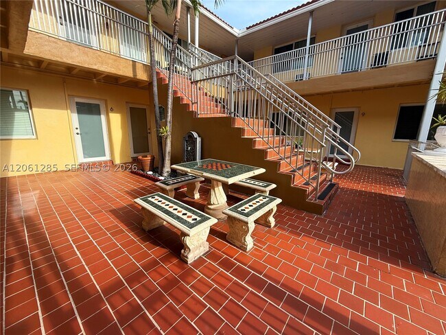 Building Photo - 7400 Harding Ave