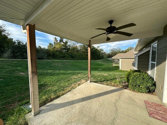 Building Photo - 4500 Weybridge Dr