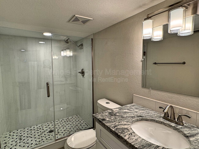 Building Photo - 4720 Elm Ct