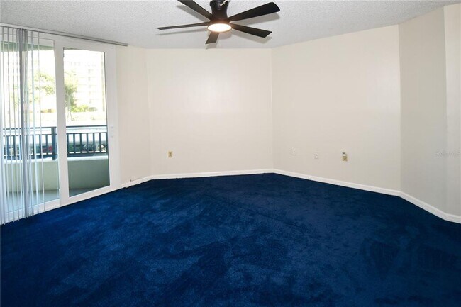 Building Photo - 690 Island Way