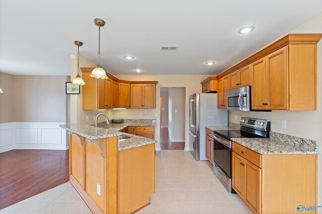 Building Photo - 108 Landings Way Dr