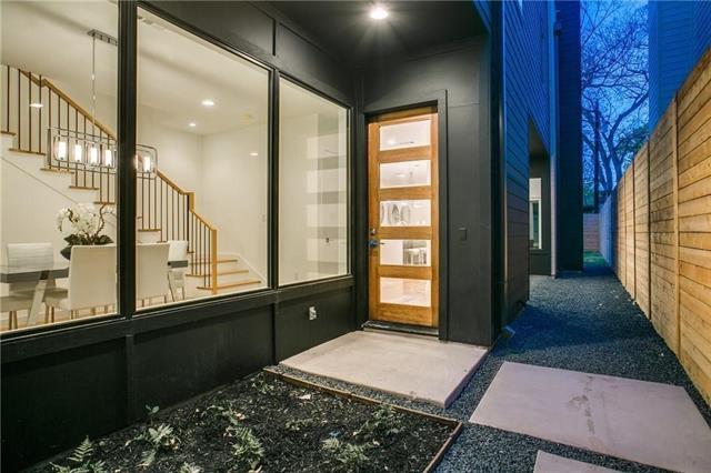 Building Photo - 5427 Melrose Ave