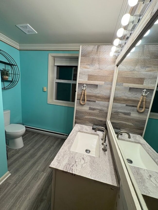 Building Photo - Beautiful Waterfront 1-bedroom 1- bath fur...