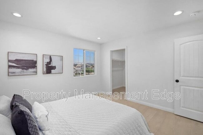 Building Photo - 29305 Catalpa