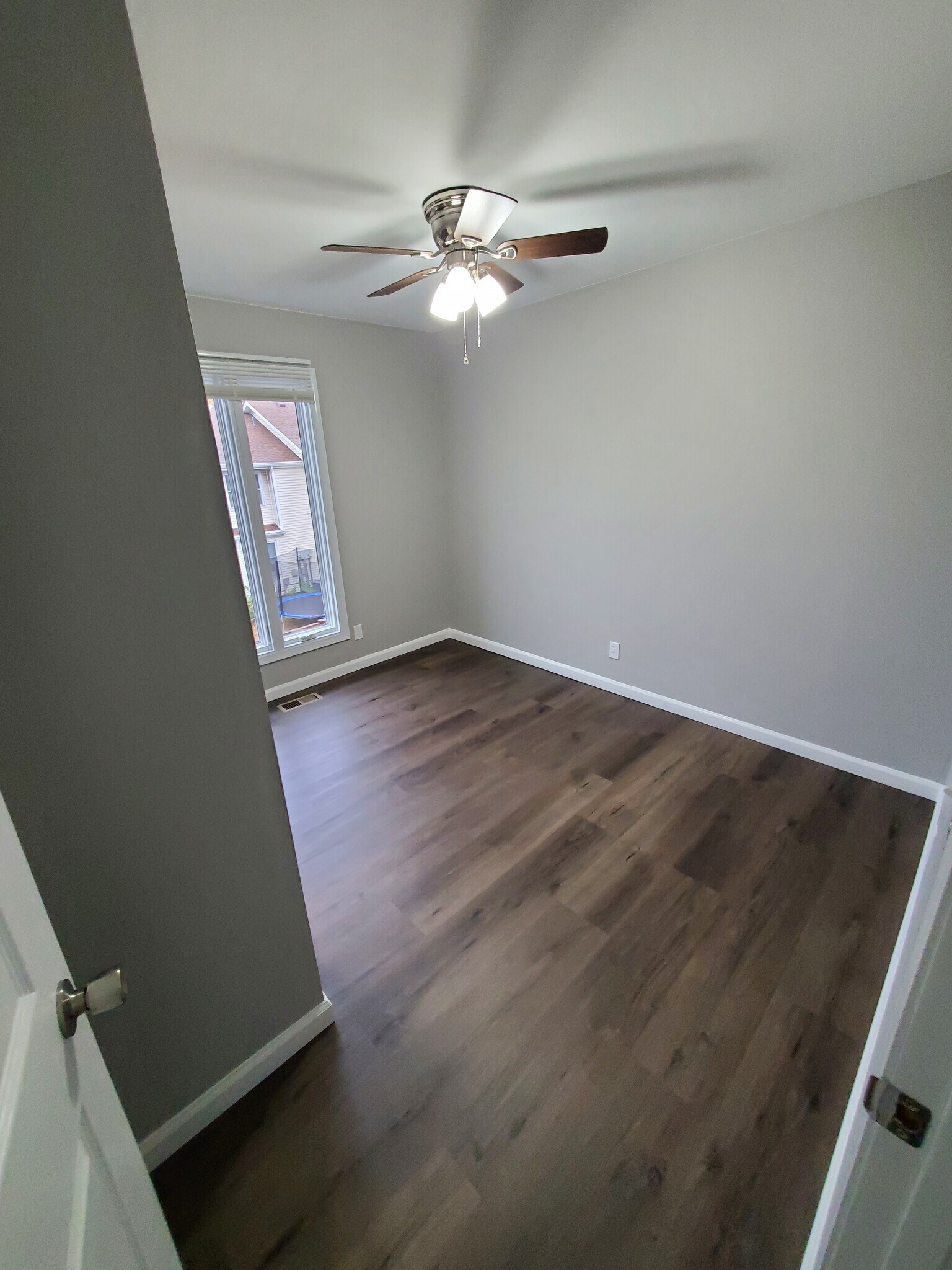 Building Photo - 12 Pebble Ct