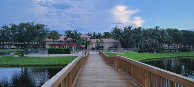 Building Photo - 2494 Centergate Dr