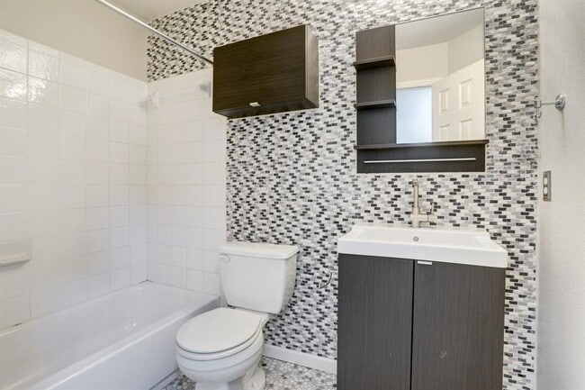 Building Photo - 14608 Walt Whitman Trail