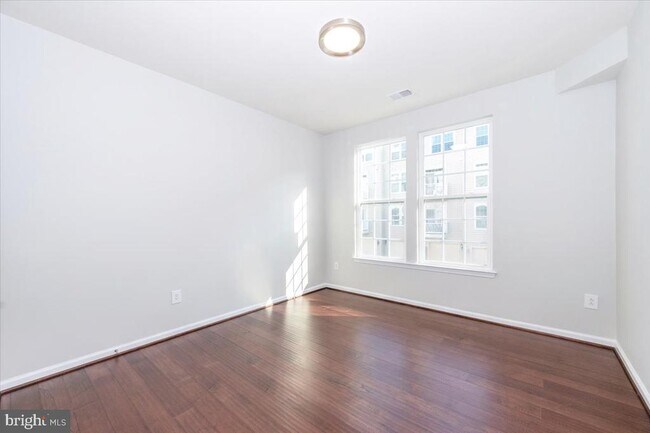 Building Photo - 5059 Small Gains Wy