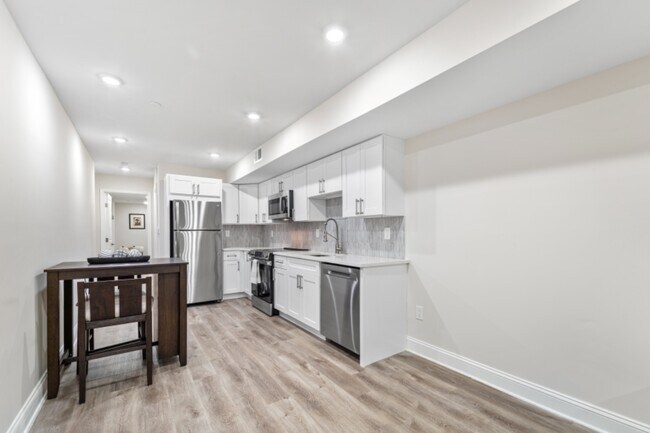 Building Photo - 2341 N College Ave