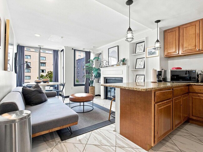 Building Photo - 1020 16th St NW
