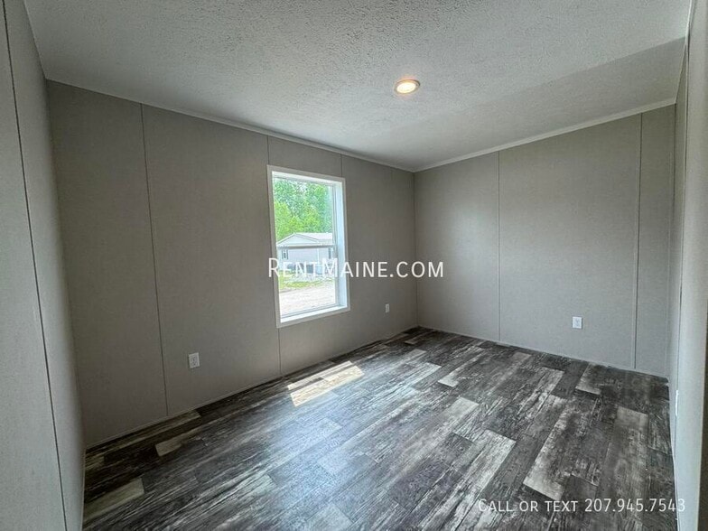 Building Photo - 111 H St