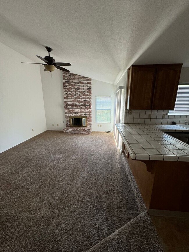 Building Photo - 1042 Awani Dr