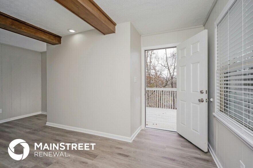 Building Photo - 9109 Lakeridge Dr