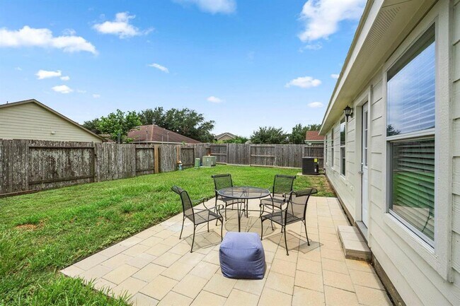 Building Photo - 18119 Waverly Hollow Ln