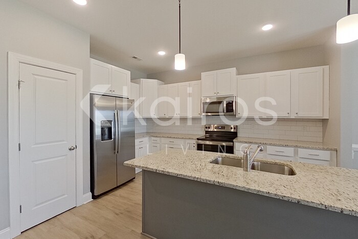 Building Photo - 3708 Oak Leaf Wy