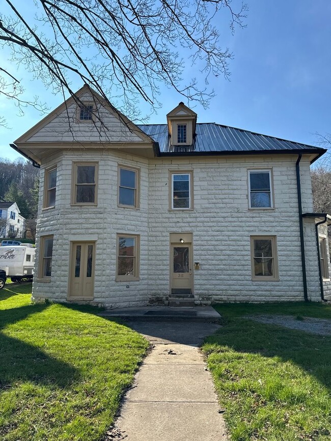 Primary Photo - Spacious 4BR House in Bluefield