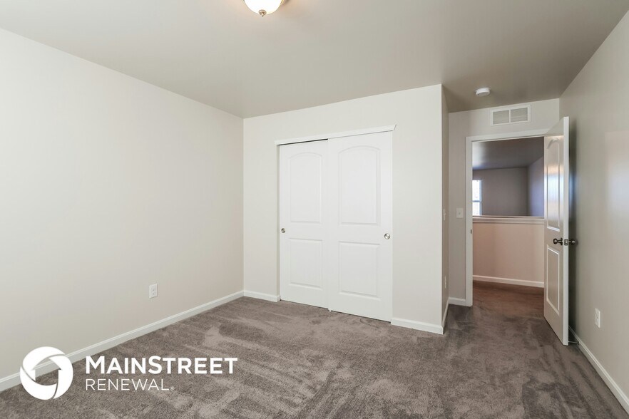 Building Photo - 621 Toll House Ct