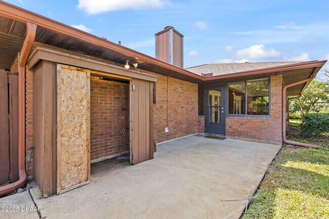 Building Photo - 16 Forest View Way