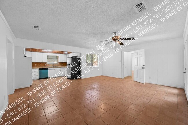 Building Photo - 2346 February Ln