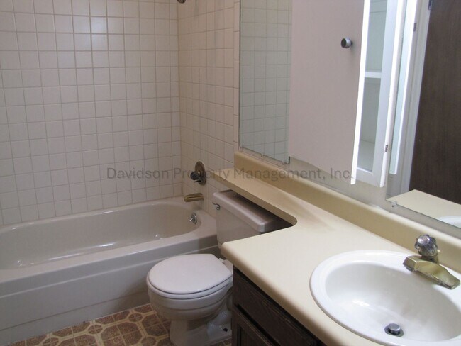 Building Photo - Great 4 bedroom Rancher in Northeast Colorado Springs