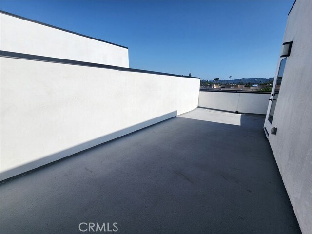 Building Photo - 6061 Fulton Ave