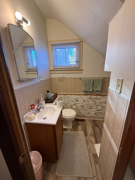 Building Photo - 1026 Oxford Ave