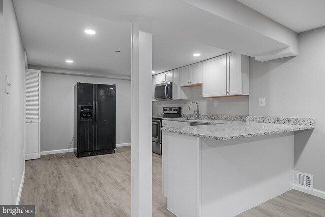 Building Photo - 7795 Penn Manor Ct