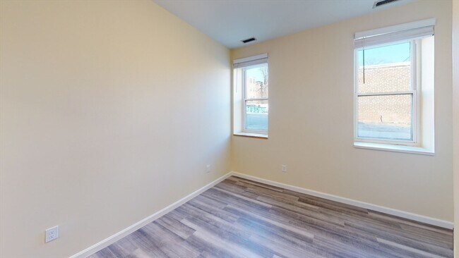 Building Photo - 171 Harvard St