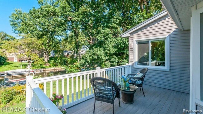 Building Photo - AVAILABLE - Waterfront Home!