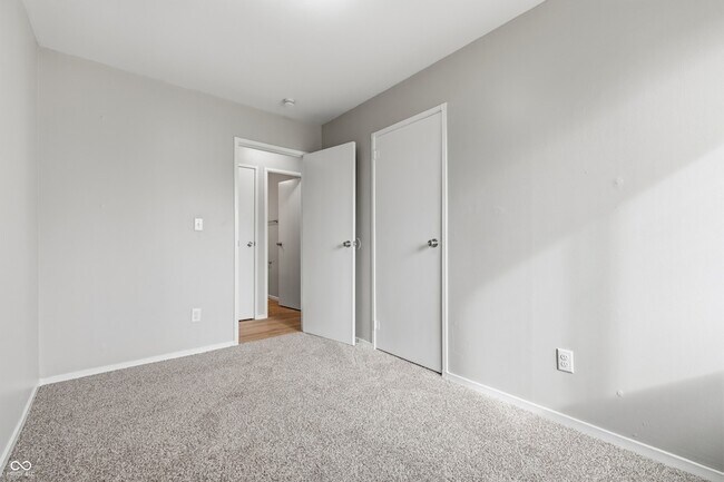Building Photo - 2818 Apache Dr
