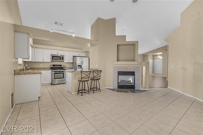 Building Photo - 237 Highgate St