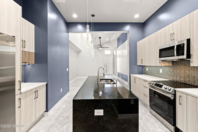 Building Photo - 4358 Capistrano Ave