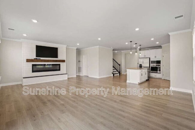 Building Photo - 113 Royal Black Heath