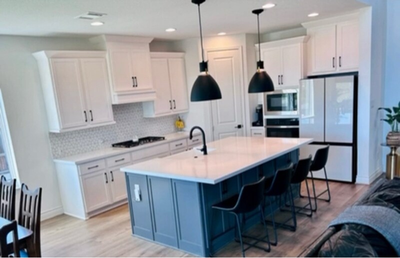 Building Photo - 262 Navarro