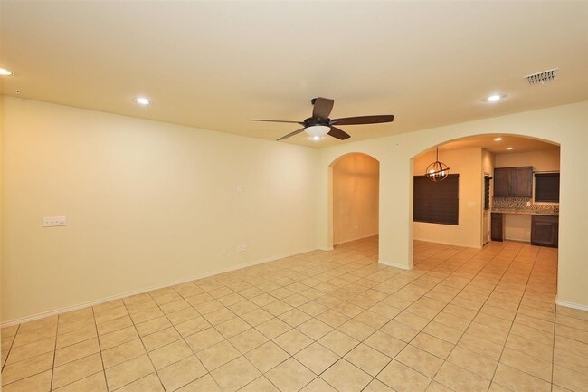 Building Photo - 5610 Montevista Dr