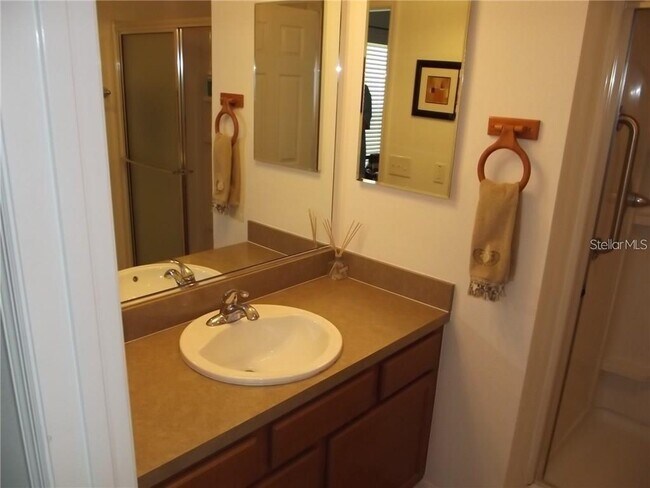 Building Photo - 2022 Chesapeake Pl