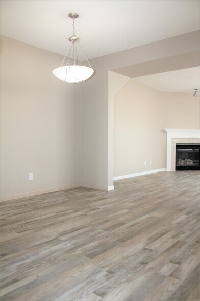 Building Photo - 9763 N Lewis Ave