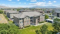 Building Photo - 3531 E Rock Creek Rd