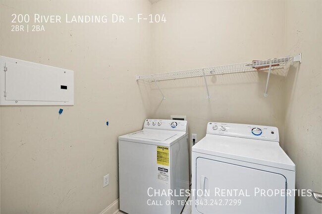 Building Photo - 200 River Landing Dr