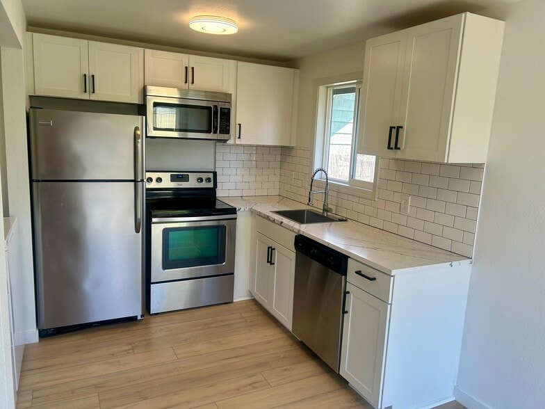 Building Photo - 2911 Z St