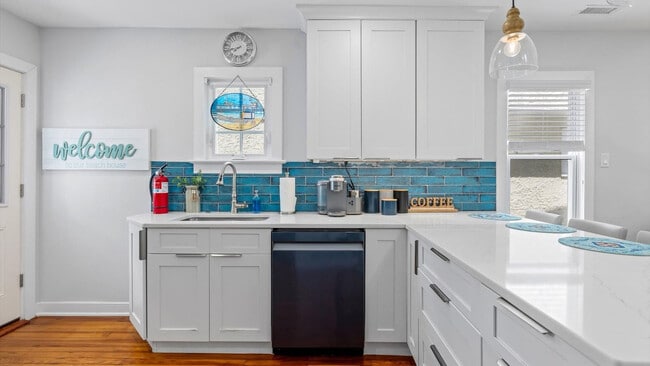 Building Photo - 710 Battersea Rd