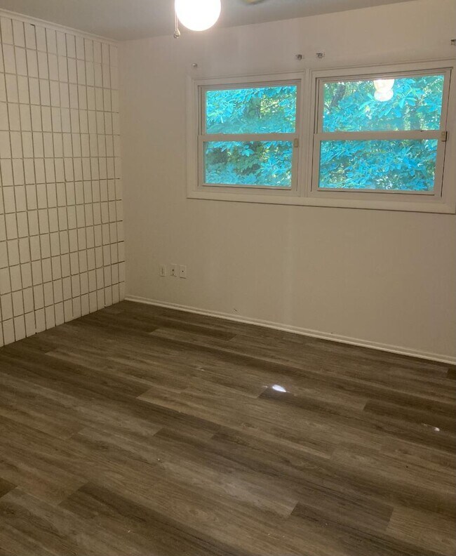 Building Photo - 3040 Futura Dr