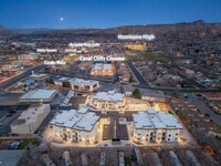 Building Photo - 983 W State St