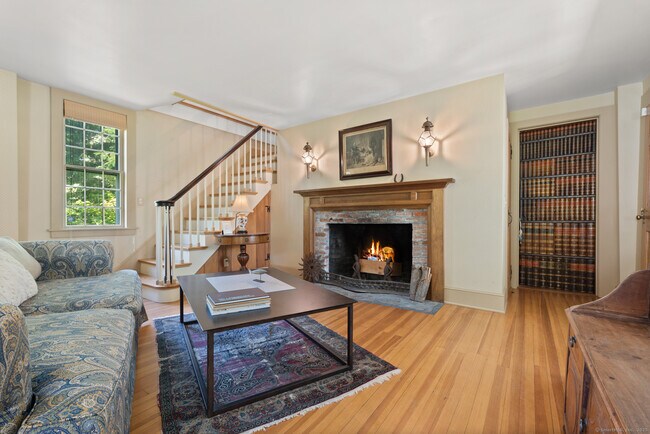Building Photo - 255 Smith Hill Rd