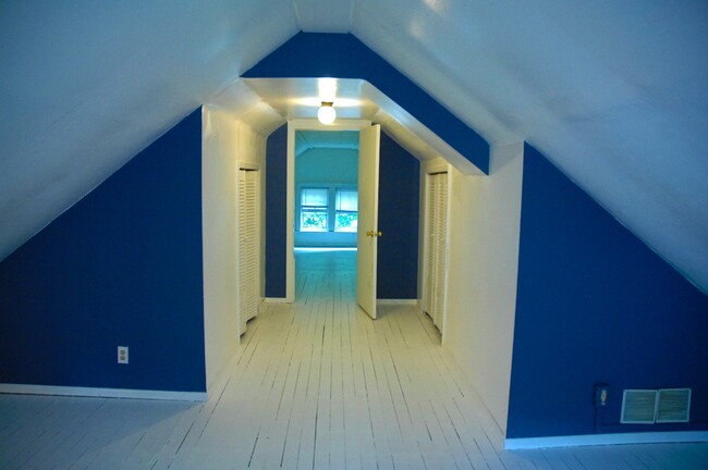 Building Photo - 5120 N Elkhart Ave