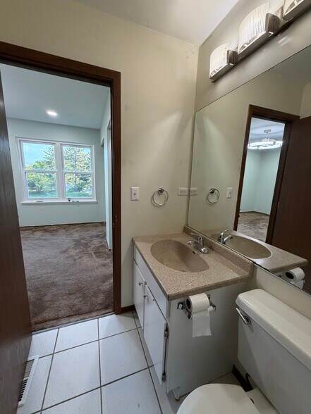 Building Photo - 2617 Oakshire Ct