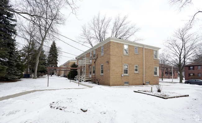 Building Photo - Blue Mound Crossing